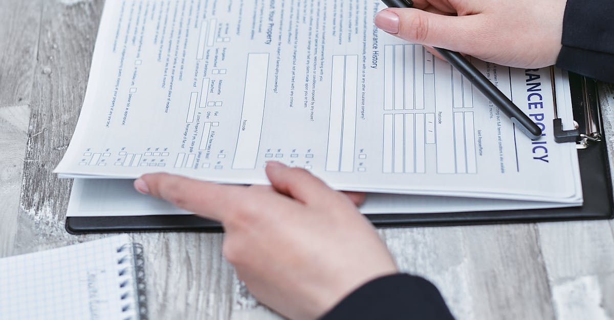 Fee Structures: Understanding Commision-Based vs Flat Fees